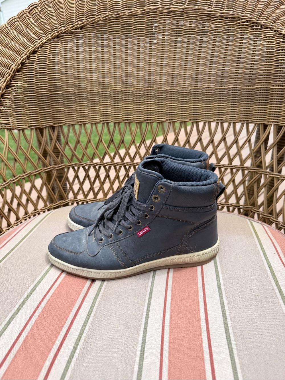 Levi's Men's Navy High-Top Casual Sneakers size 9